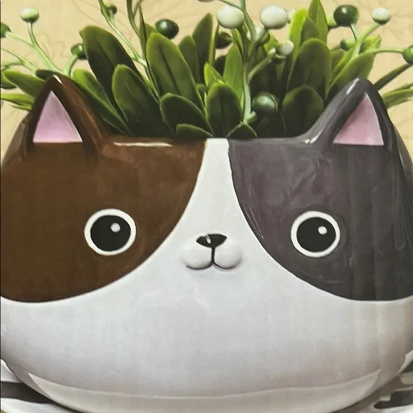 Cat's Meow Ceramic Planter - Brown and White - Picture 3 of 5